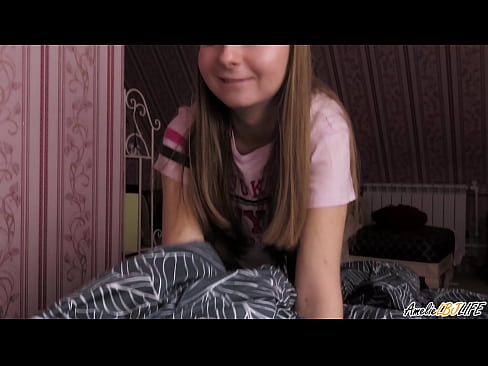 ❤️ Blondie BFF-ya xwe bi kûr dimije û di devê xwe de diqelişe ❌ Pornoya malê li me ku.makesexnotwar.ru ❌️❤