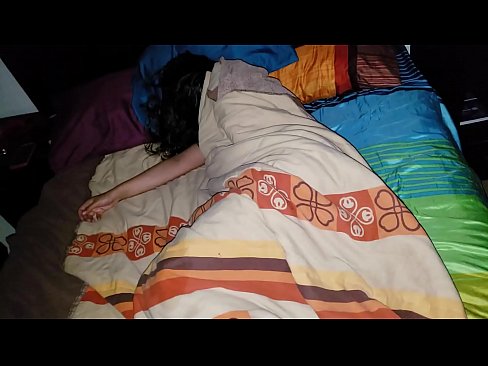 ❤️ Stepson dema ku di xew de ye, xatirê dayika xwe ya ciwan dike. ❌ Pornoya malê li me ku.makesexnotwar.ru ❌️❤